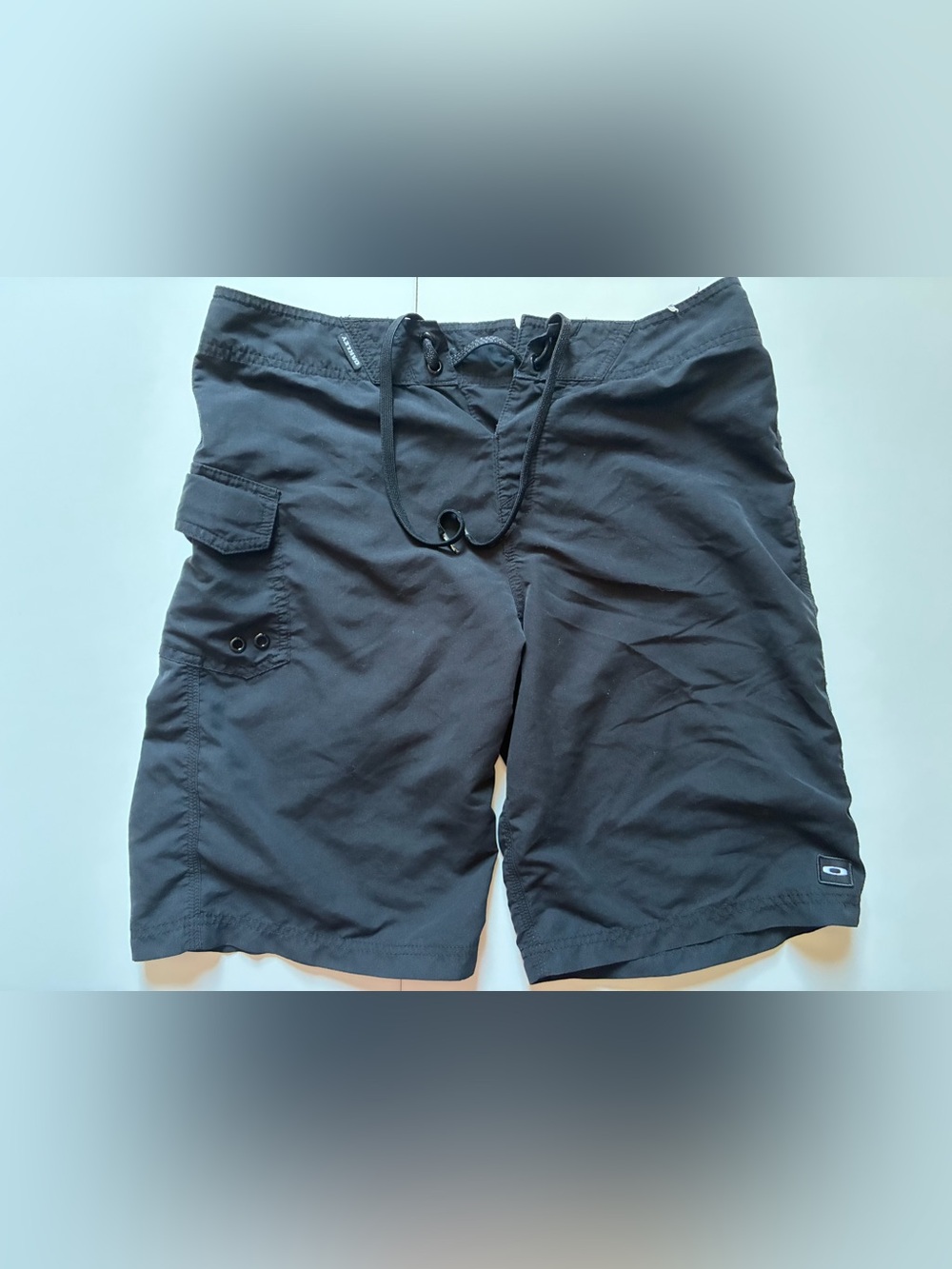 Y2K Men's Black Oakley Drawstring Cargo Swim Shorts - Size 30 - Picture 1 of 6